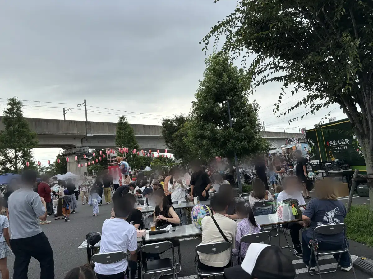 柏の葉T-SITE夏祭りの会場とテーブル席