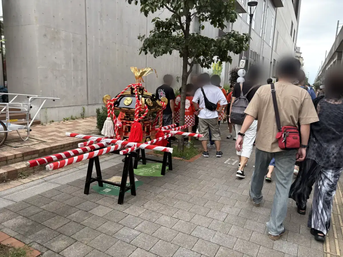 柏の葉T-SITE夏祭りへ向かう途中の子ども神輿