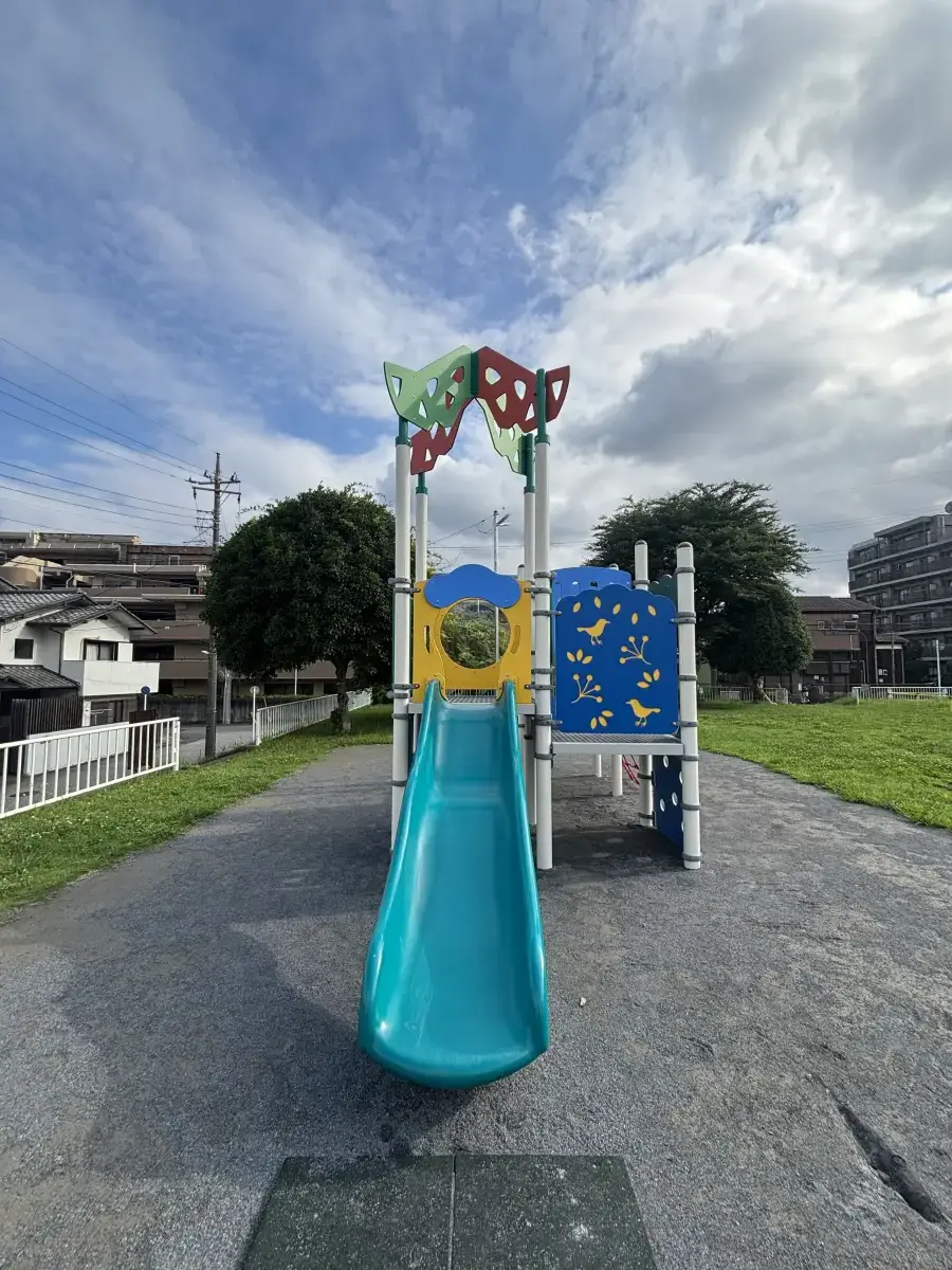台田法花坊公園 | カラフルな複合遊具と広場で遊べる我孫子の開放的な公園