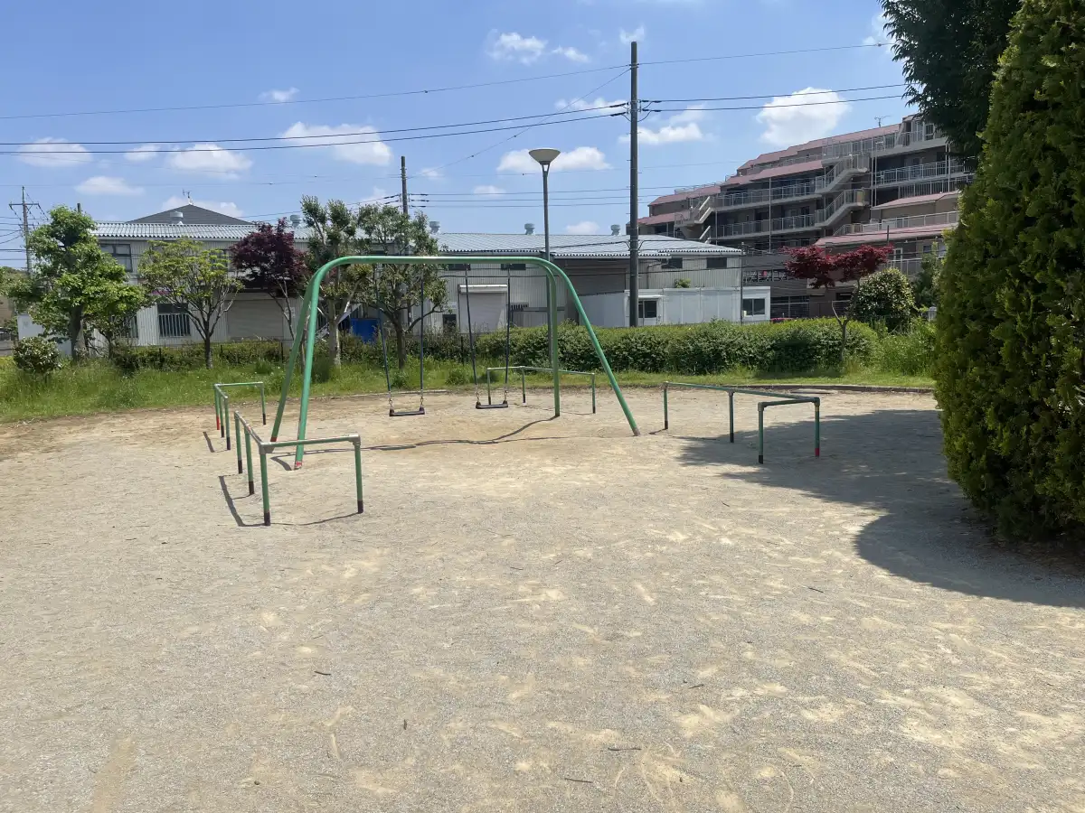 東松戸中央公園のブランコ