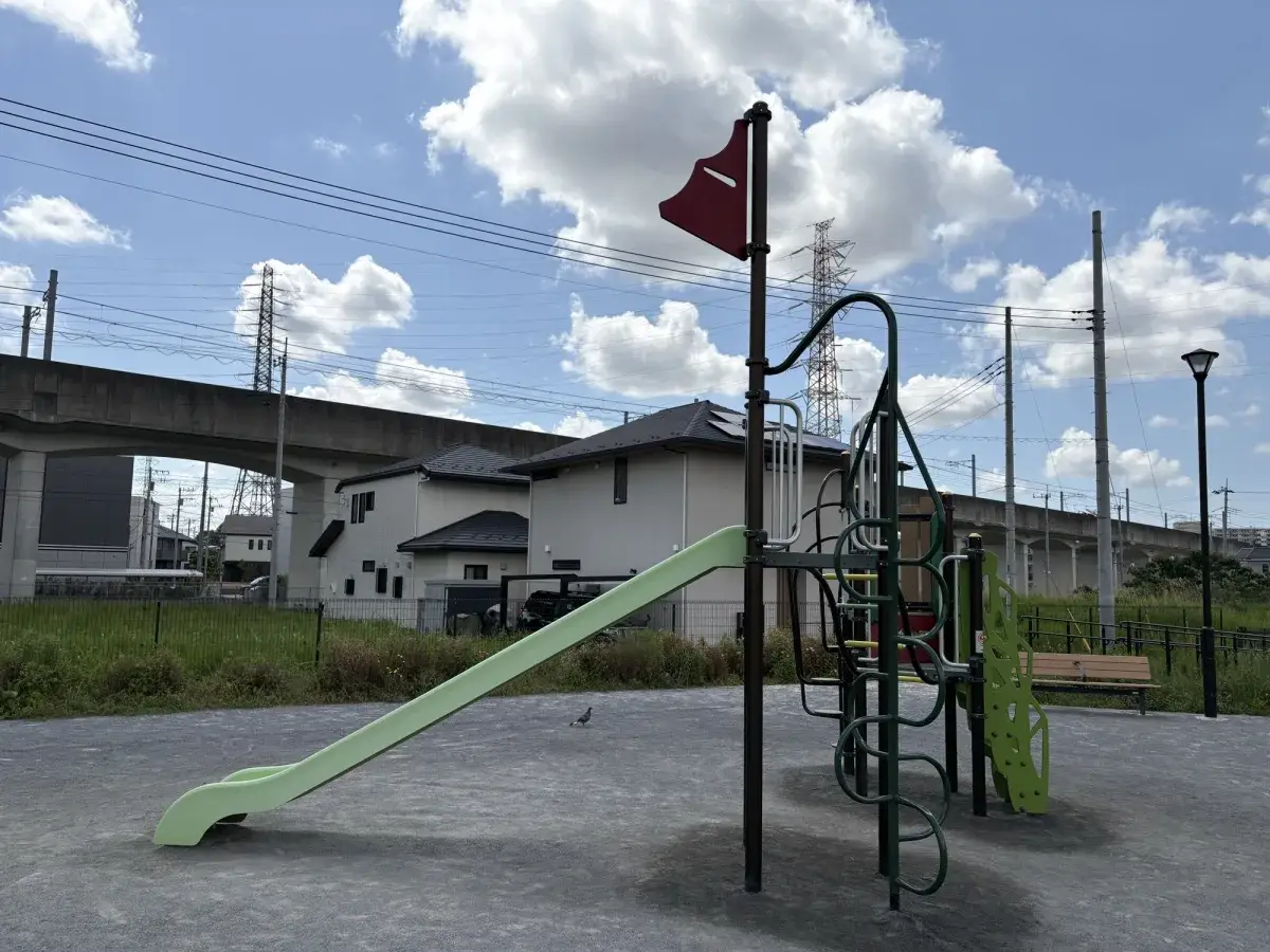 市野谷2号公園の複合遊具