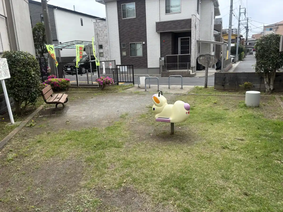 奥側から見た公園全体