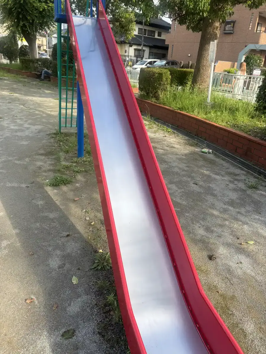北柏台公園のすべり台