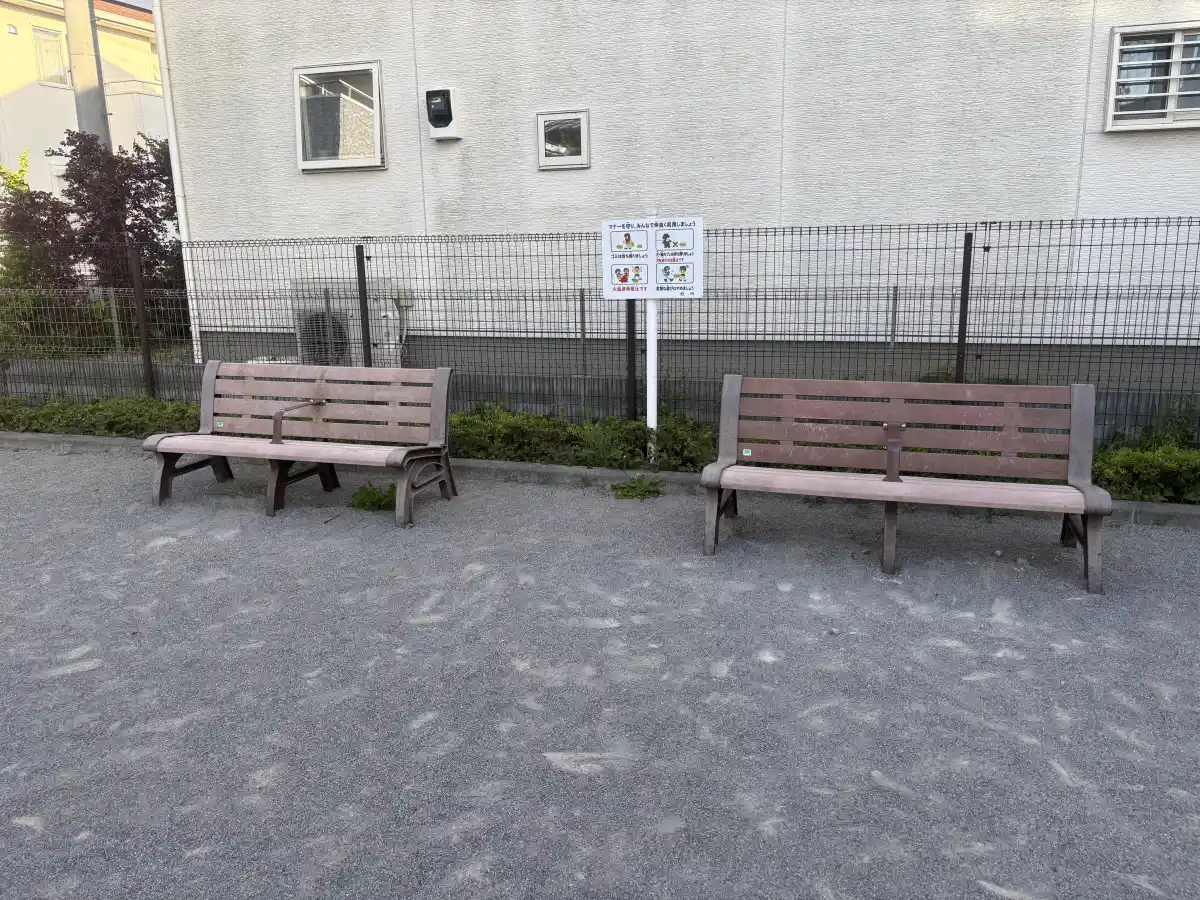 ベンチ