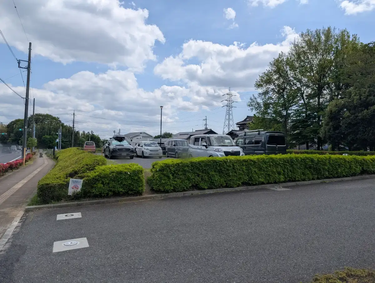 子どもの森エリア近くの駐車場