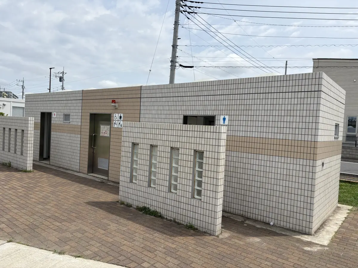 公園のトイレ