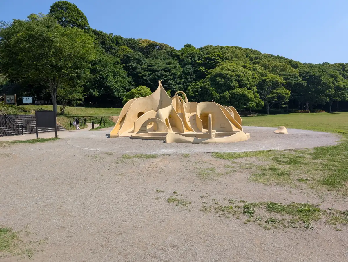 21世紀の森と広場の昆虫のすみかの正面