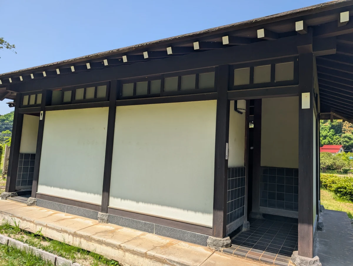 21世紀の森と広場のみどりの里のトイレ