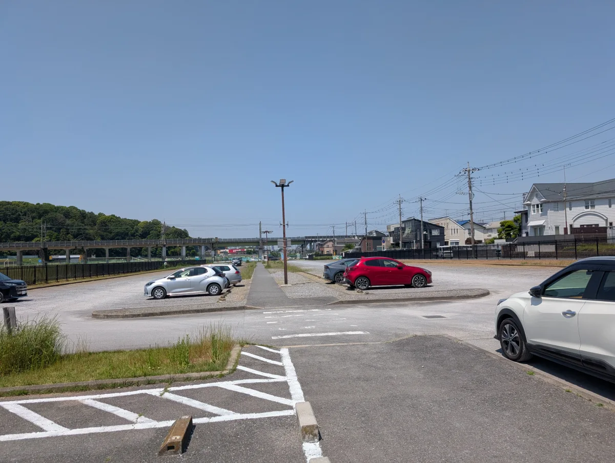21世紀の森と広場の西駐車場の奥側