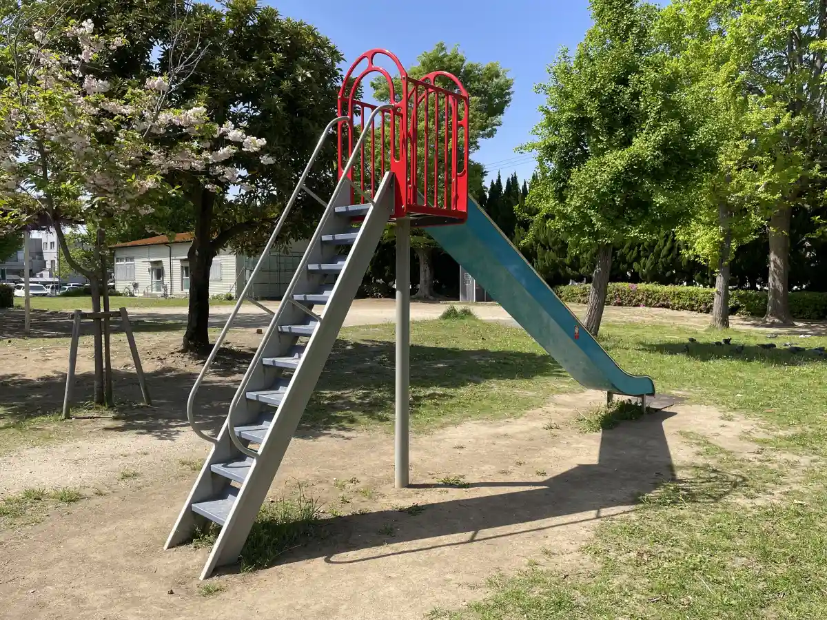 相川公園の滑り台