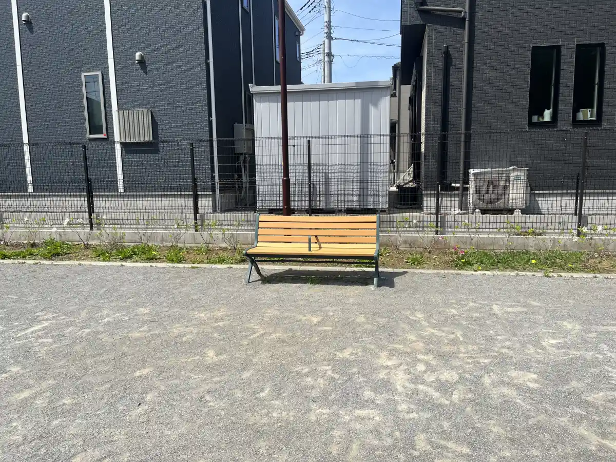 かおり公園のベンチ