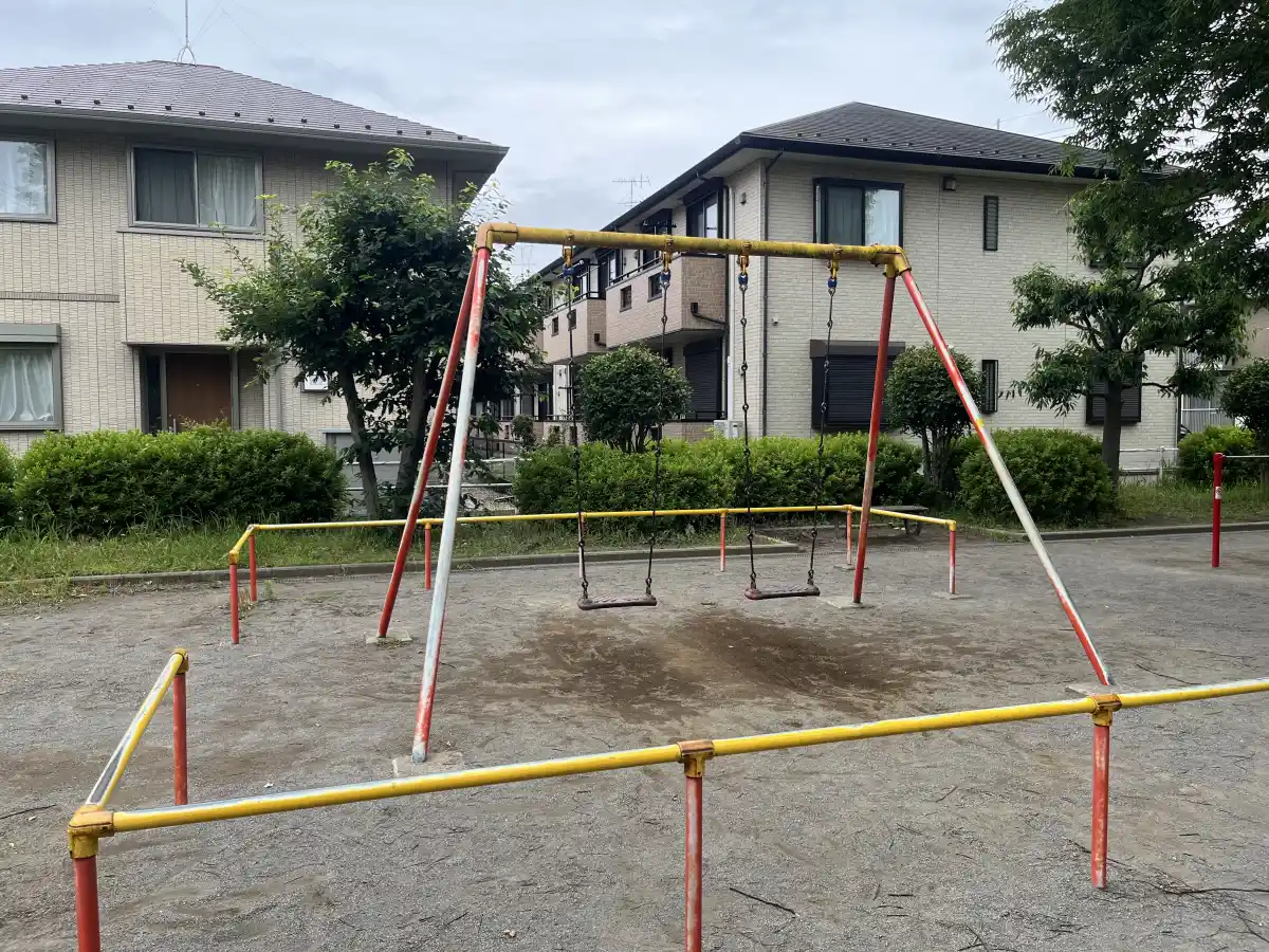 キラリ公園のブランコ