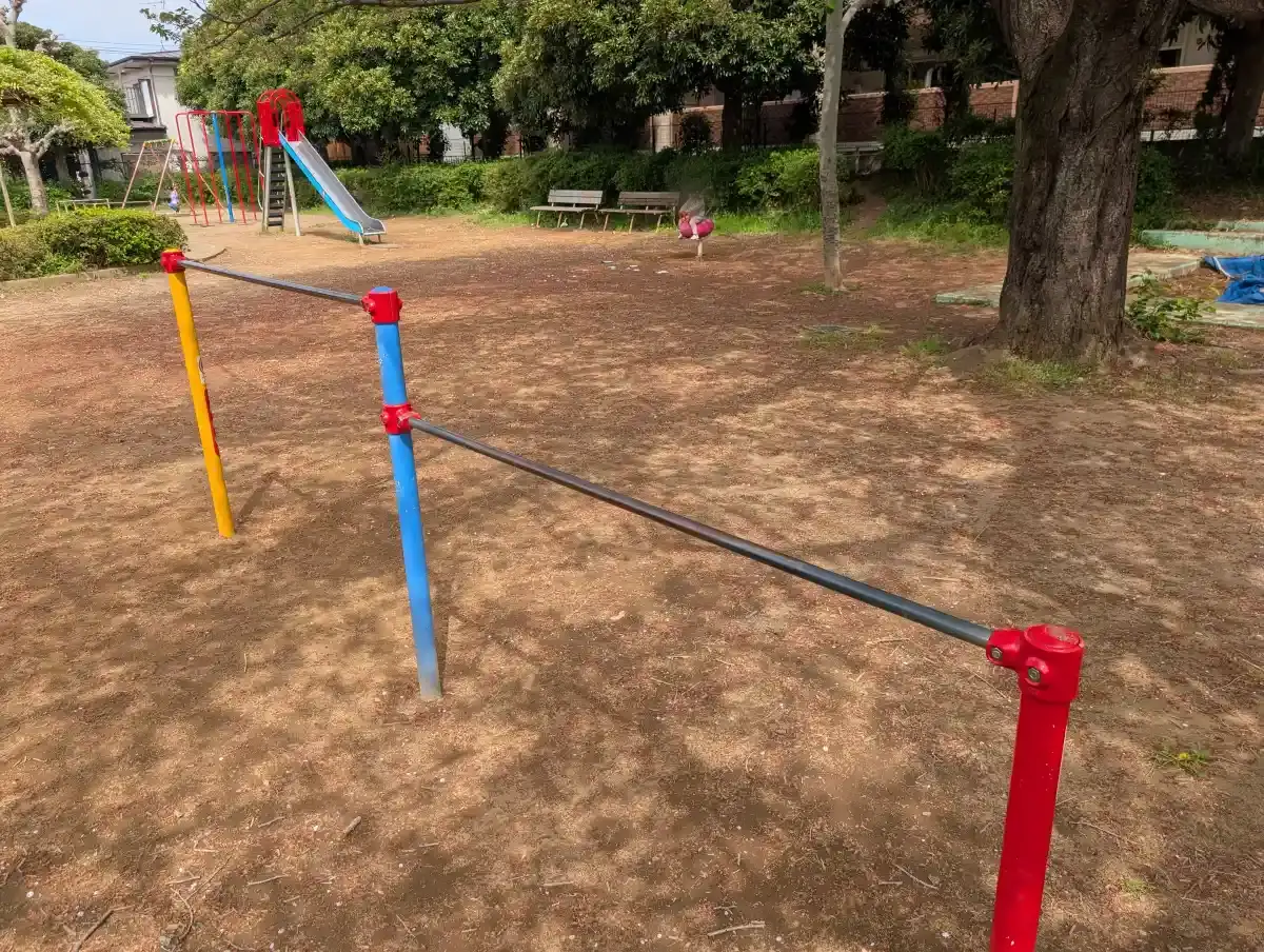 北丘第2公園の鉄棒