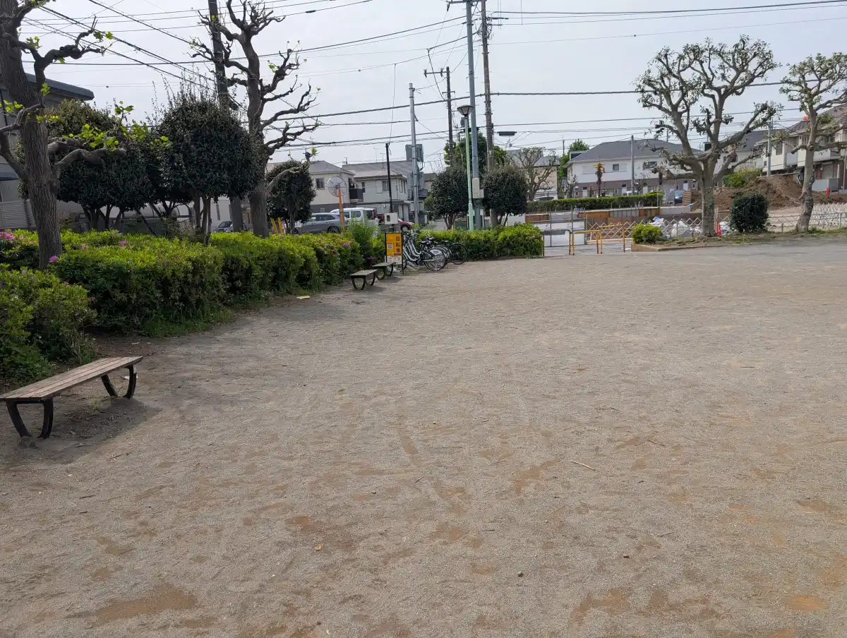 北丘第2公園のベンチ