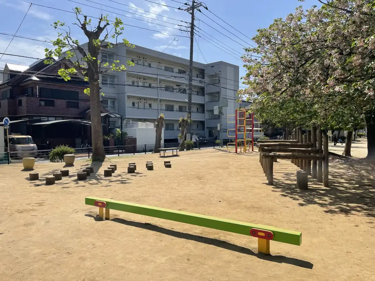 中道公園のさまざまな遊具