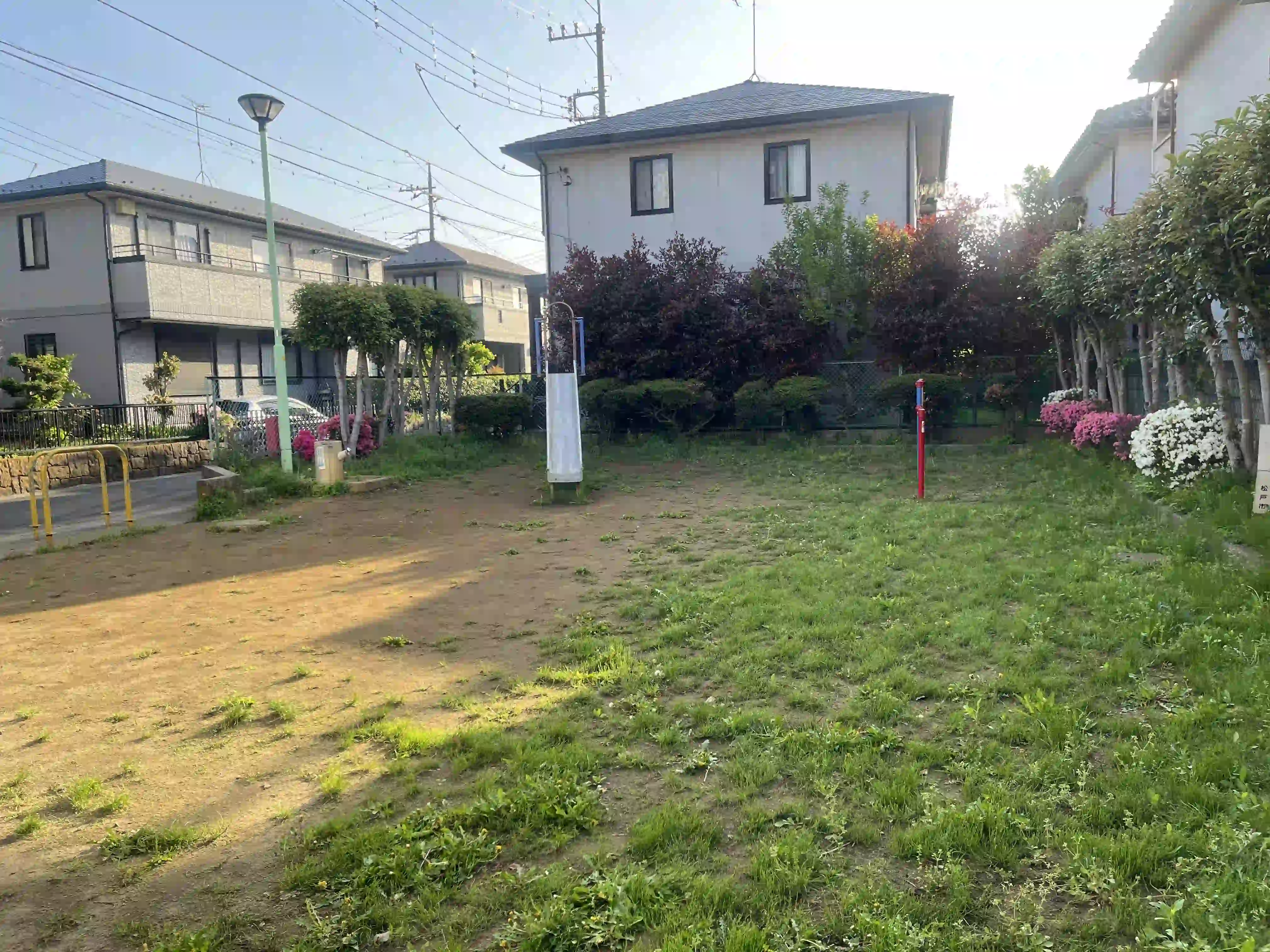 住宅街にある中ノ窪公園