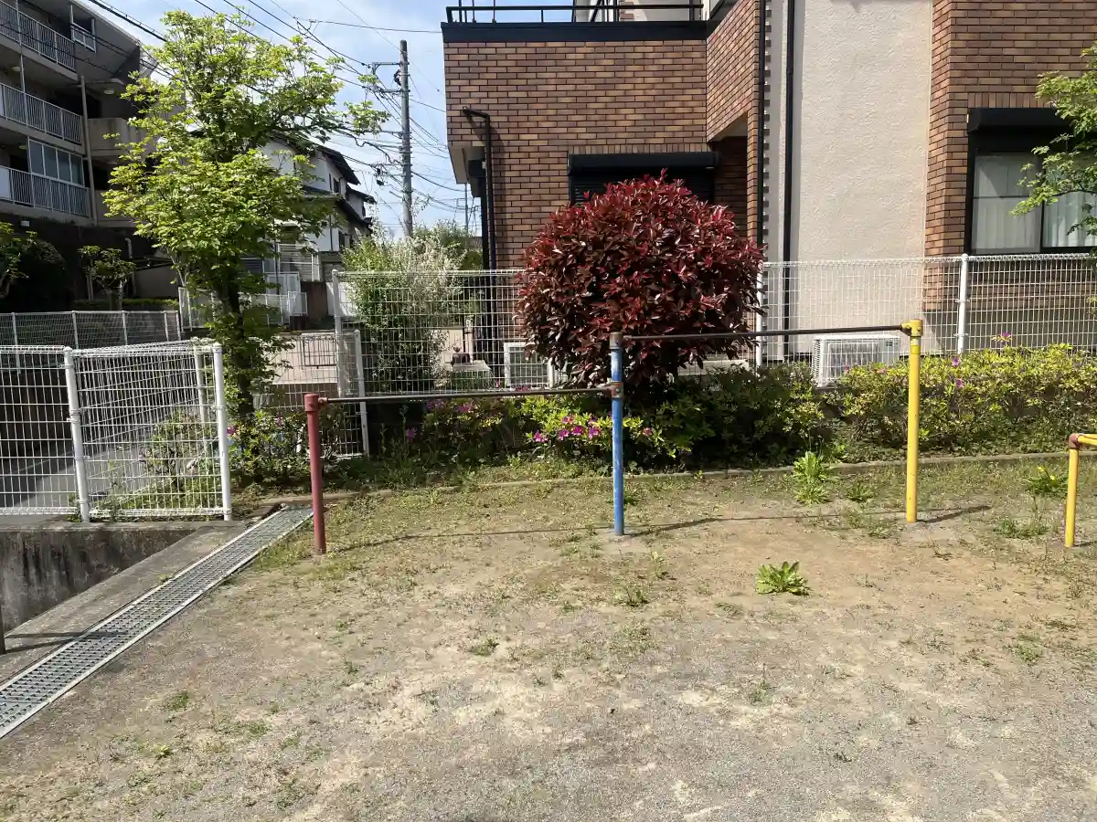 中ノ窪第2公園の鉄棒