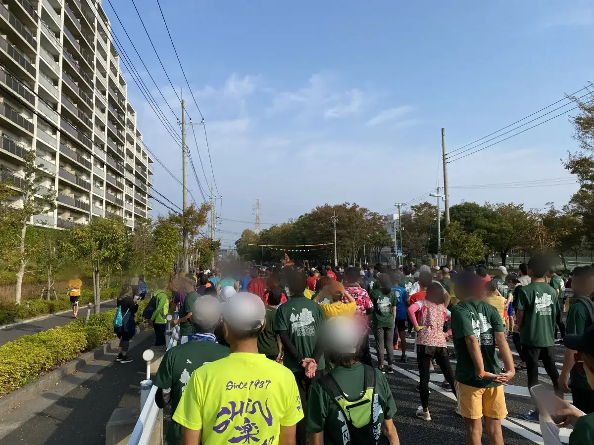 流山ロードレース直前に人が集まる様子