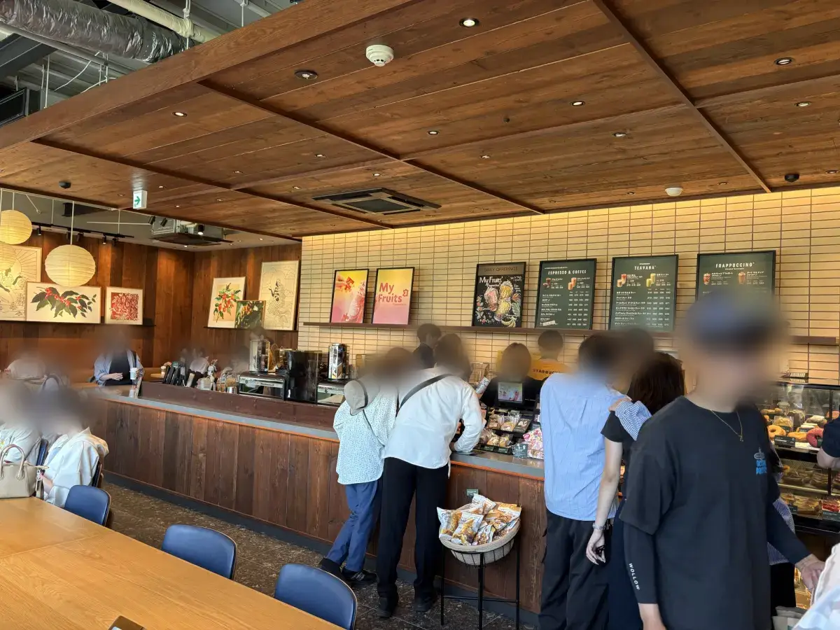 流山セントラルパーク内のスターバックスの店内