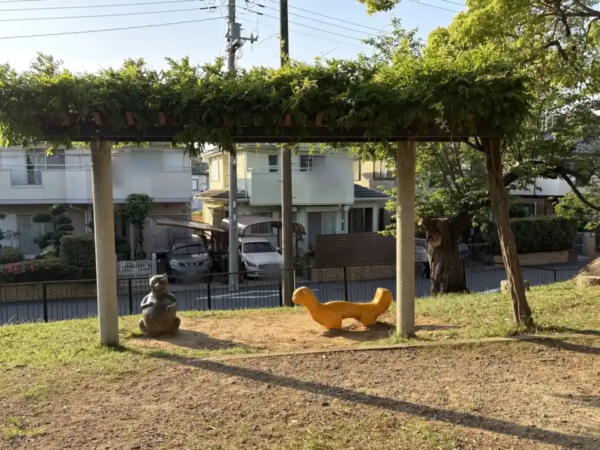 屋根付きベンチ