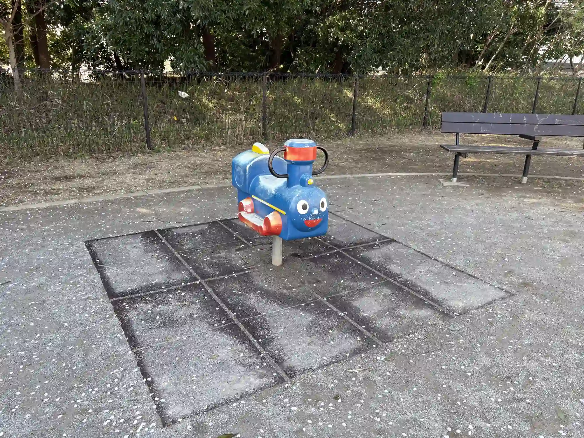 電車のスプリング遊具