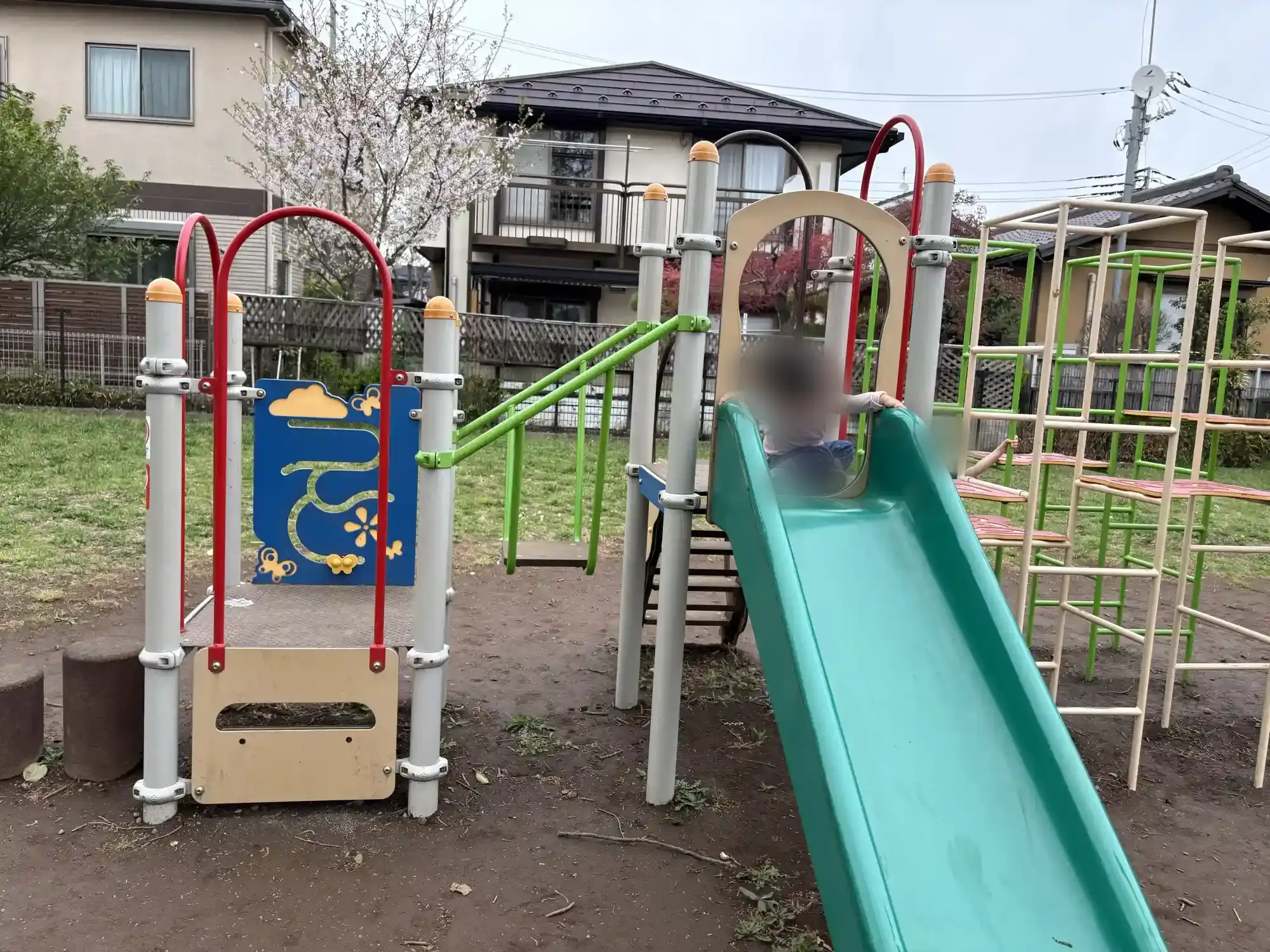 複合遊具の幼児が楽しめる部分