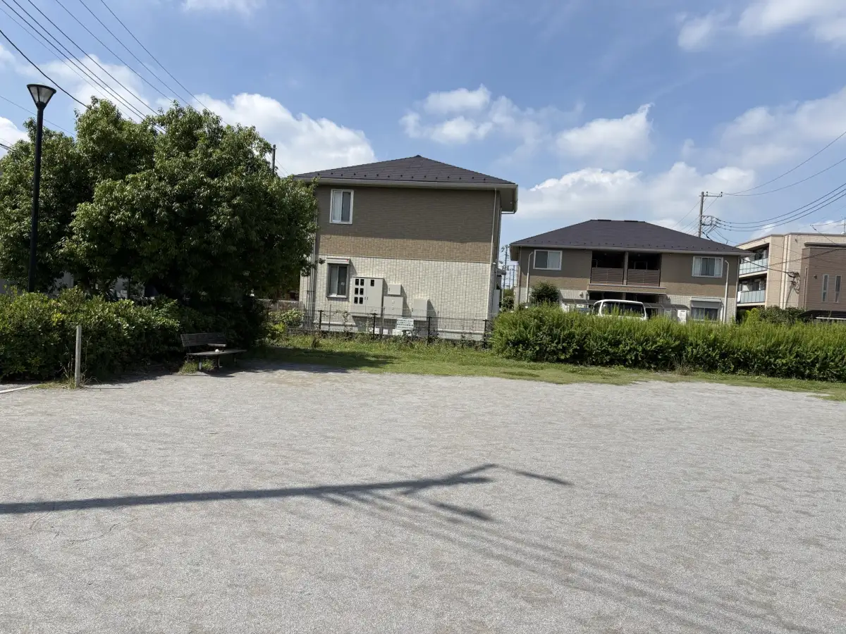おおたかの森西1号公園の南西側の広場