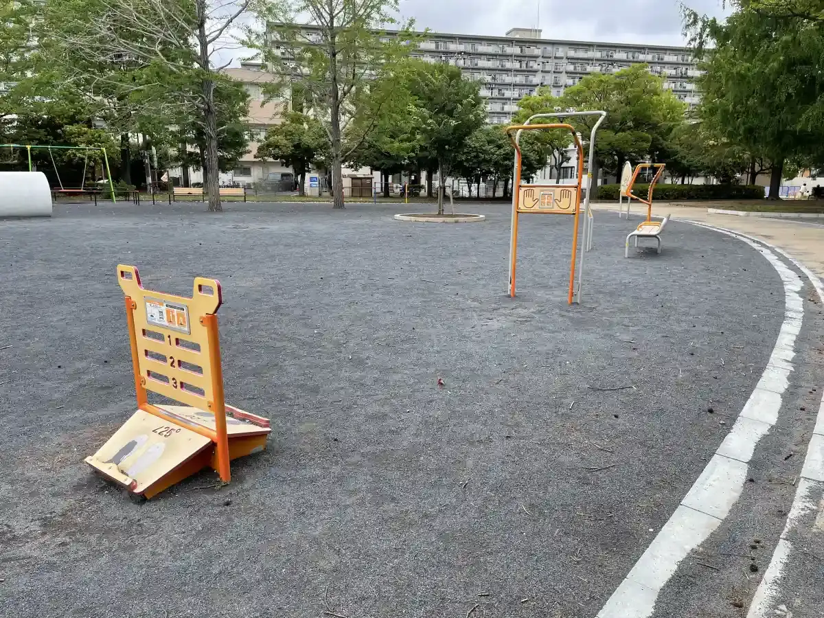 新松戸中央公園の健康遊具エリア